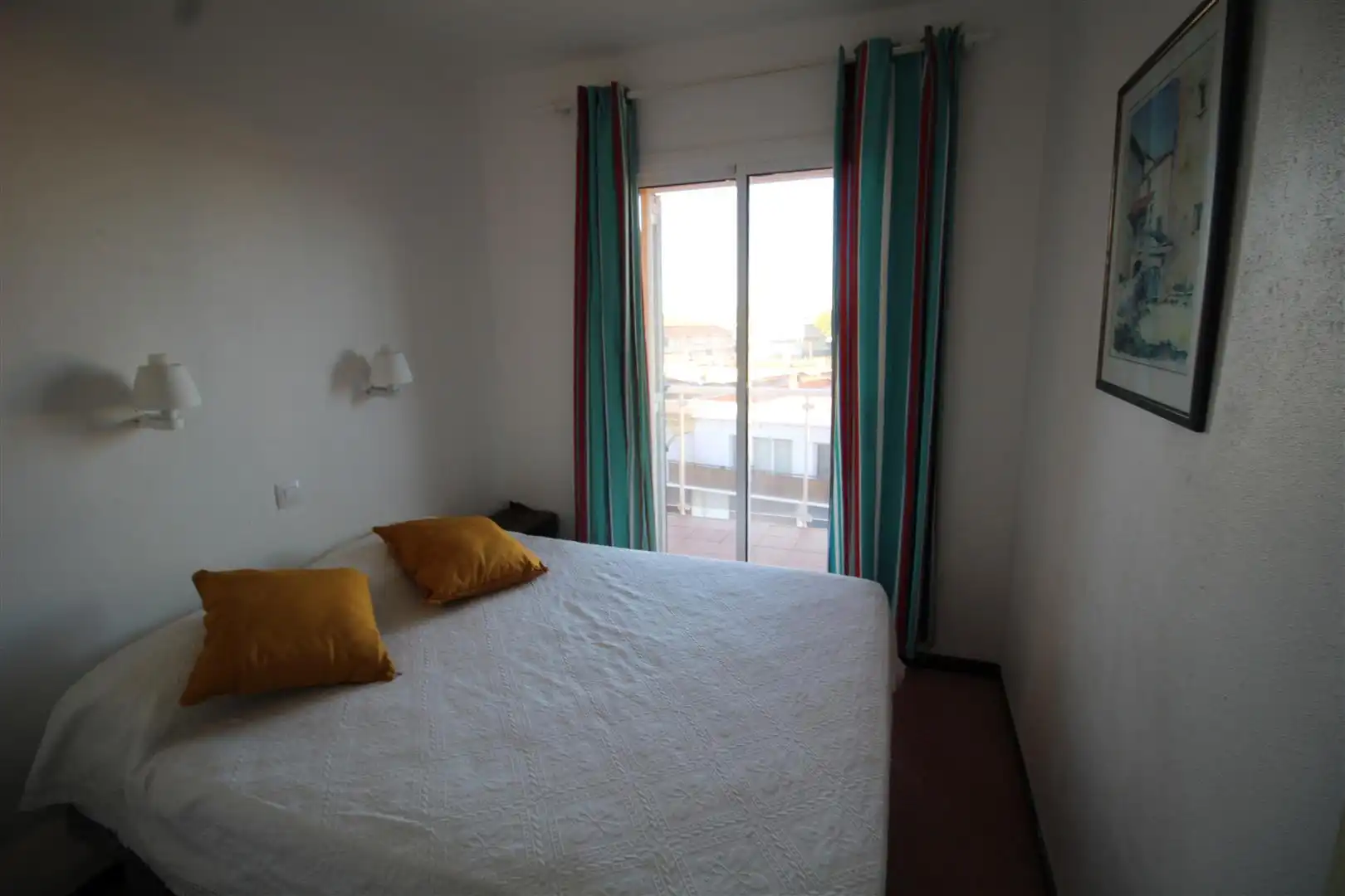 Habitación de Apartamento en venta en L'Estartit con Calefacción, Terraza y Amueblado