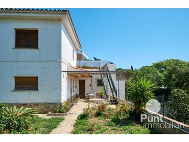 House with pool for sale in Premià de Dalt