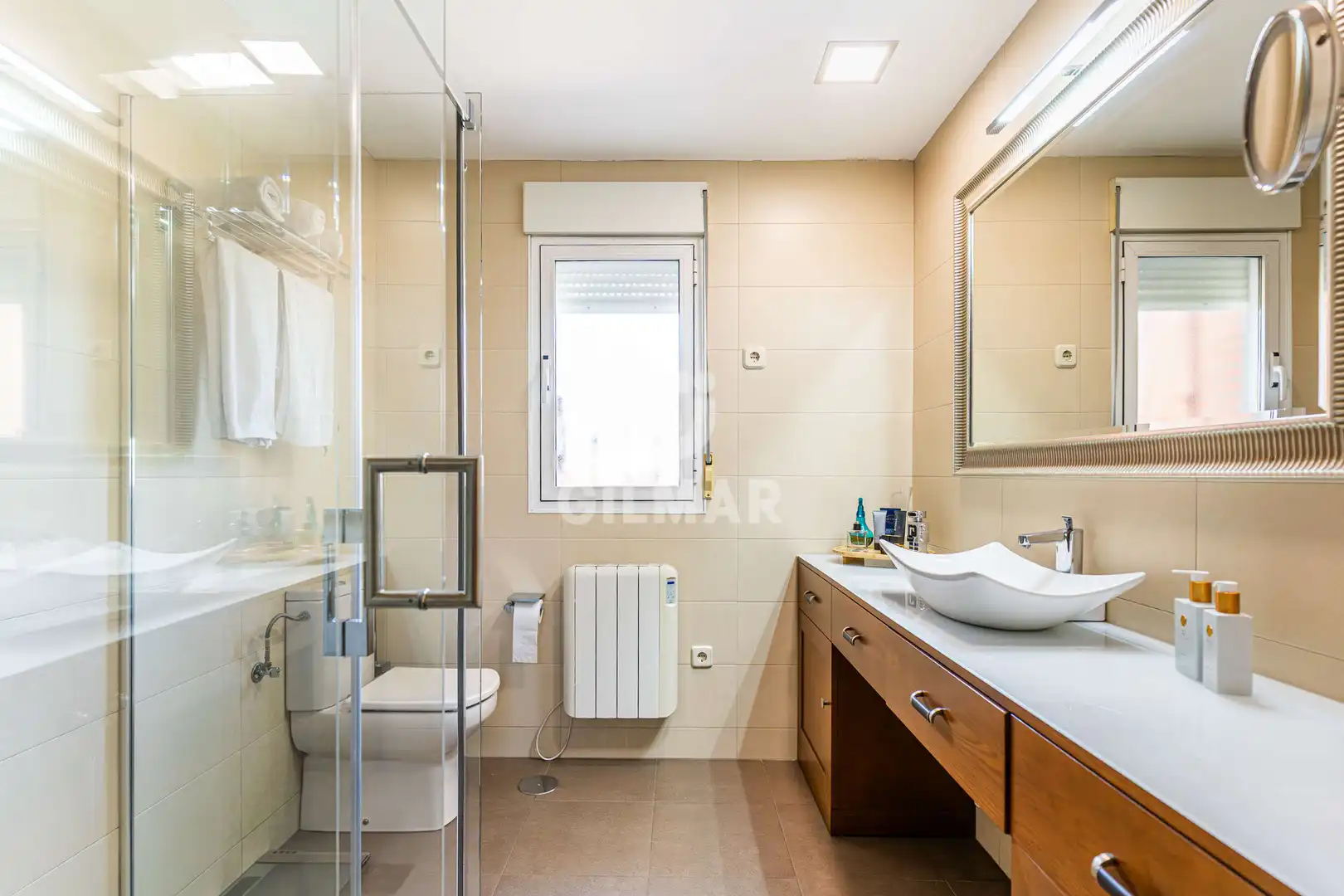 Bathroom of Houses for sale in Moraleja de Enmedio  with Heating, Private garden and Swimming Pool