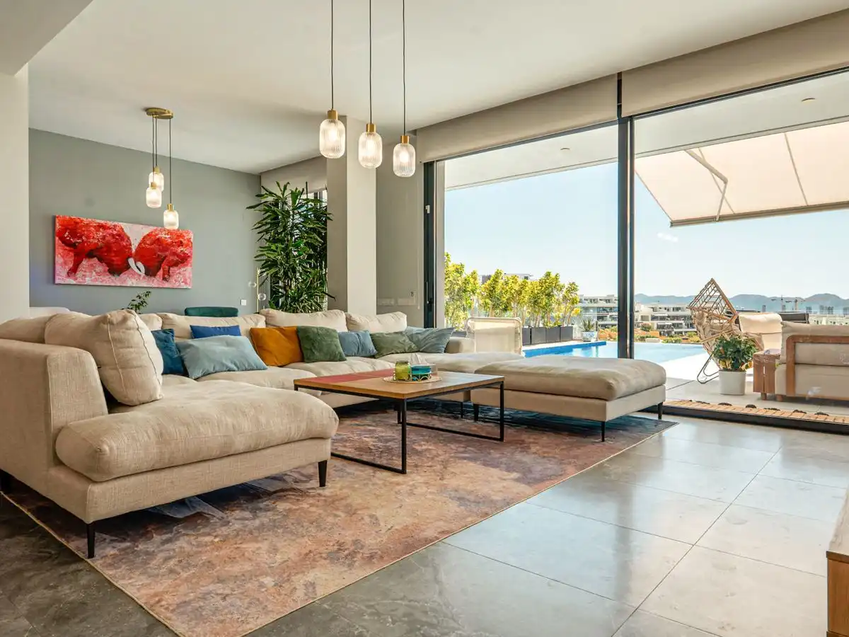 Chalet con piscina en venta en Golf Bahía, imagen 7