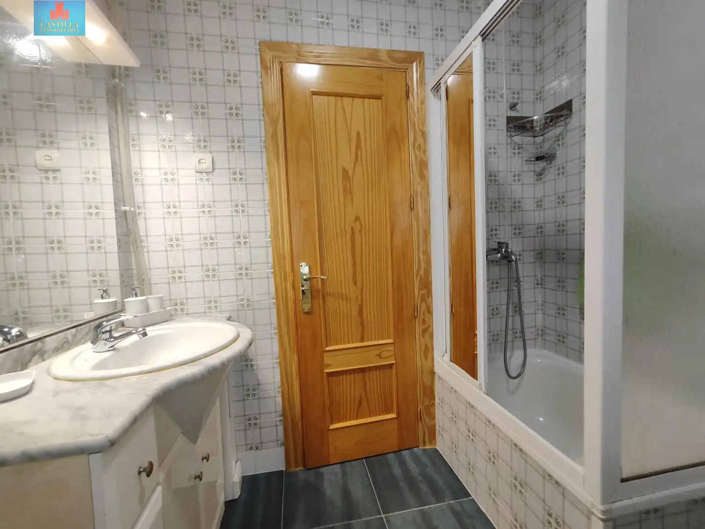 Baño de Piso en venta en Ávila con Calefacción y Amueblado