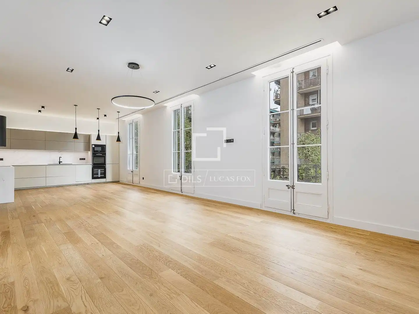 Flat with terrace for sale in Eixample