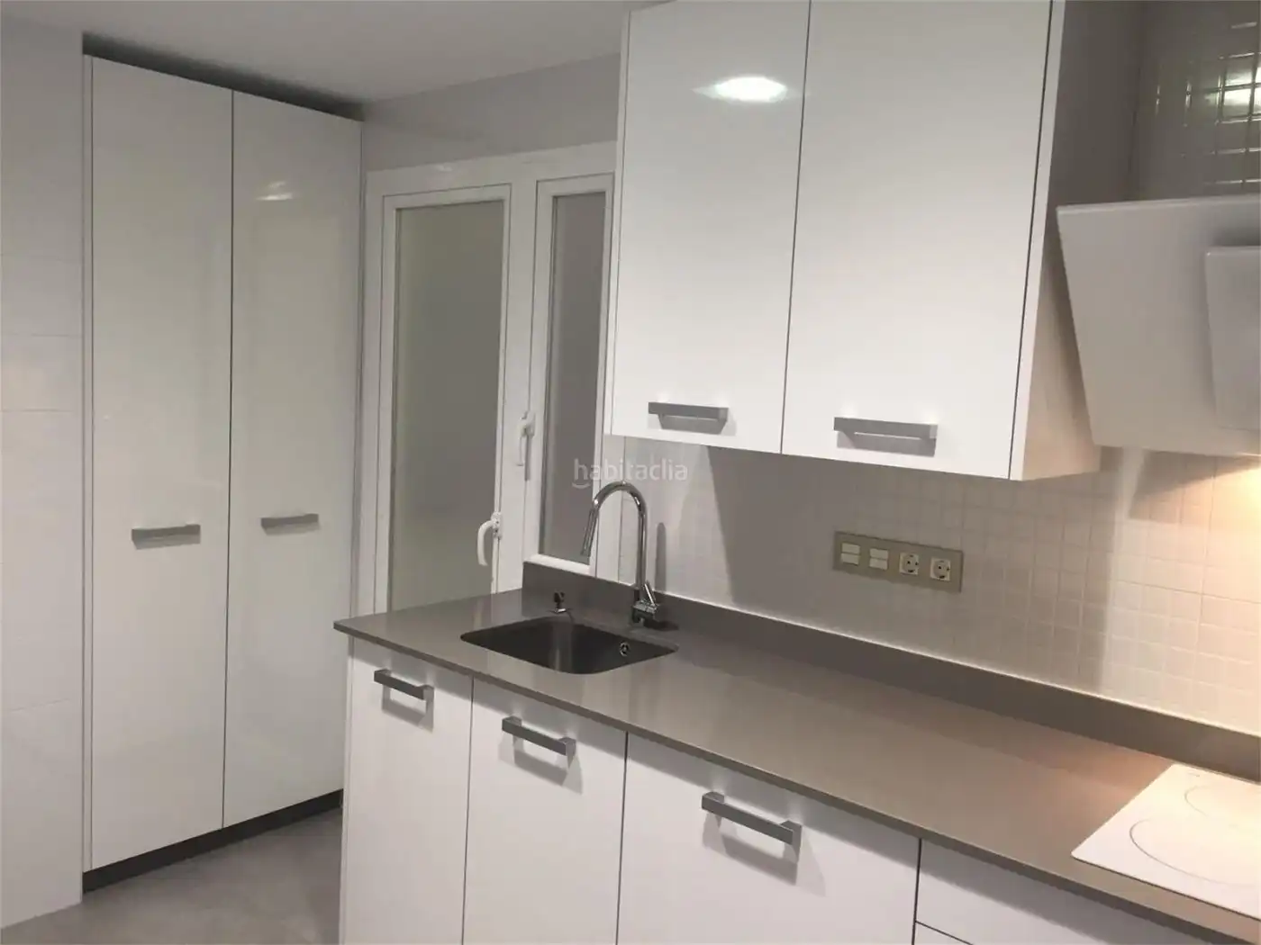 Piso con ascensor en venta en Calle Jerónimo Santa Fe 18, imagen 6