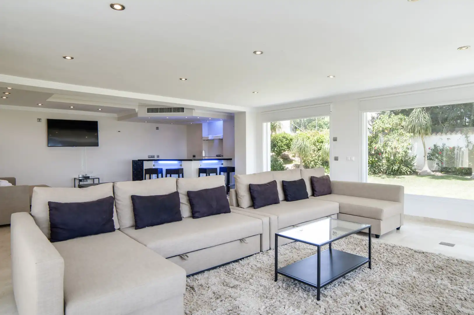 Houses for sale in Elviria
