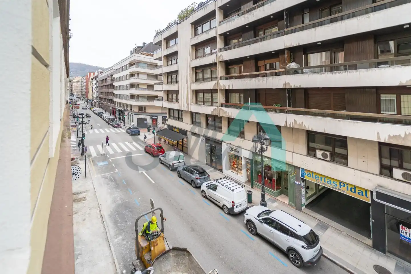 Außenansicht von Büro zum Verkauf in Oviedo  mit Heizung