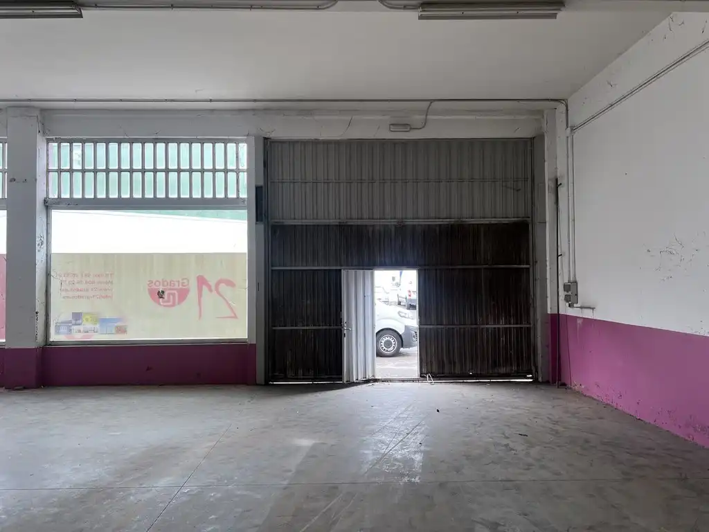 Industrial buildings for rent in Padrón