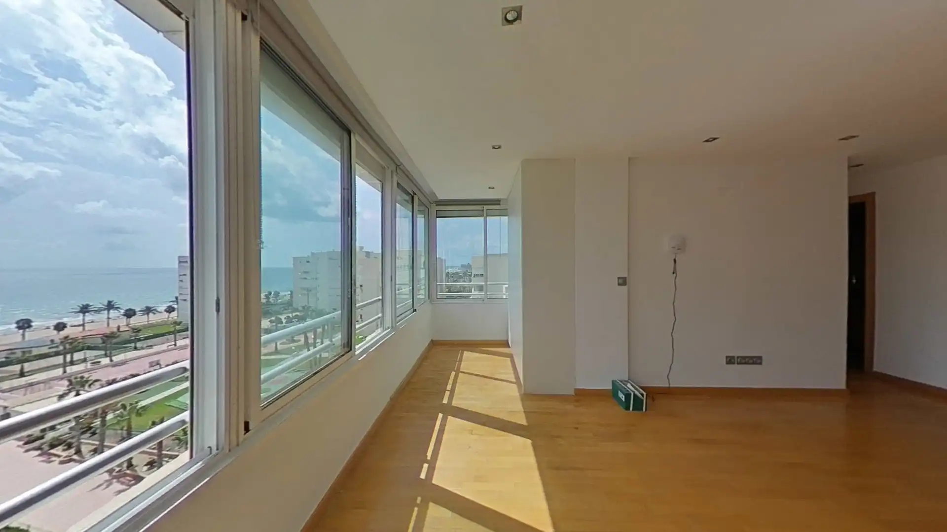 Sala d'estar de Apartament en venda en Alicante / Alacant amb Piscina