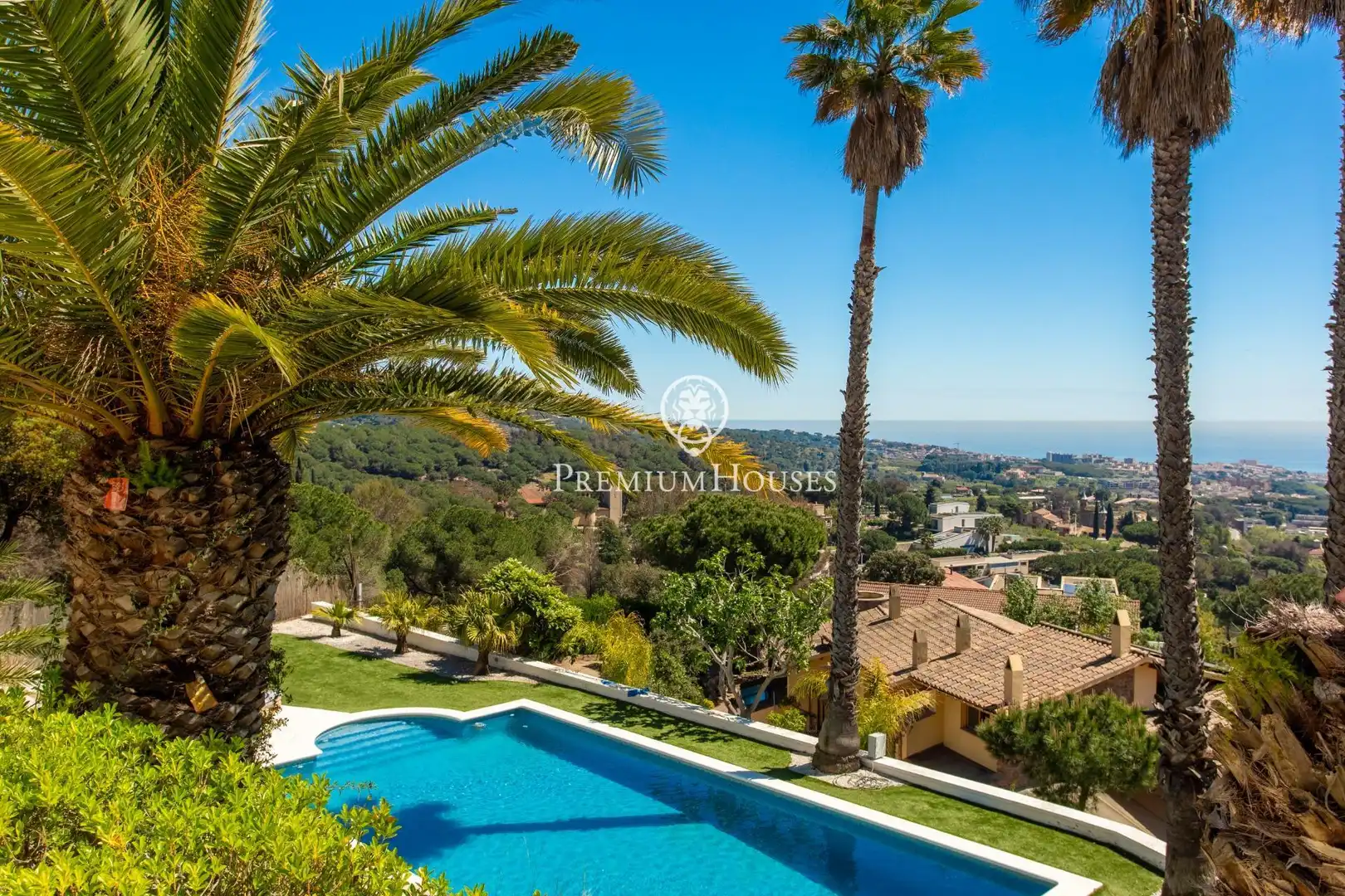 Vista exterior de Casa o xalet en venda en Alella amb Calefacció, Jardí privat i Terrassa