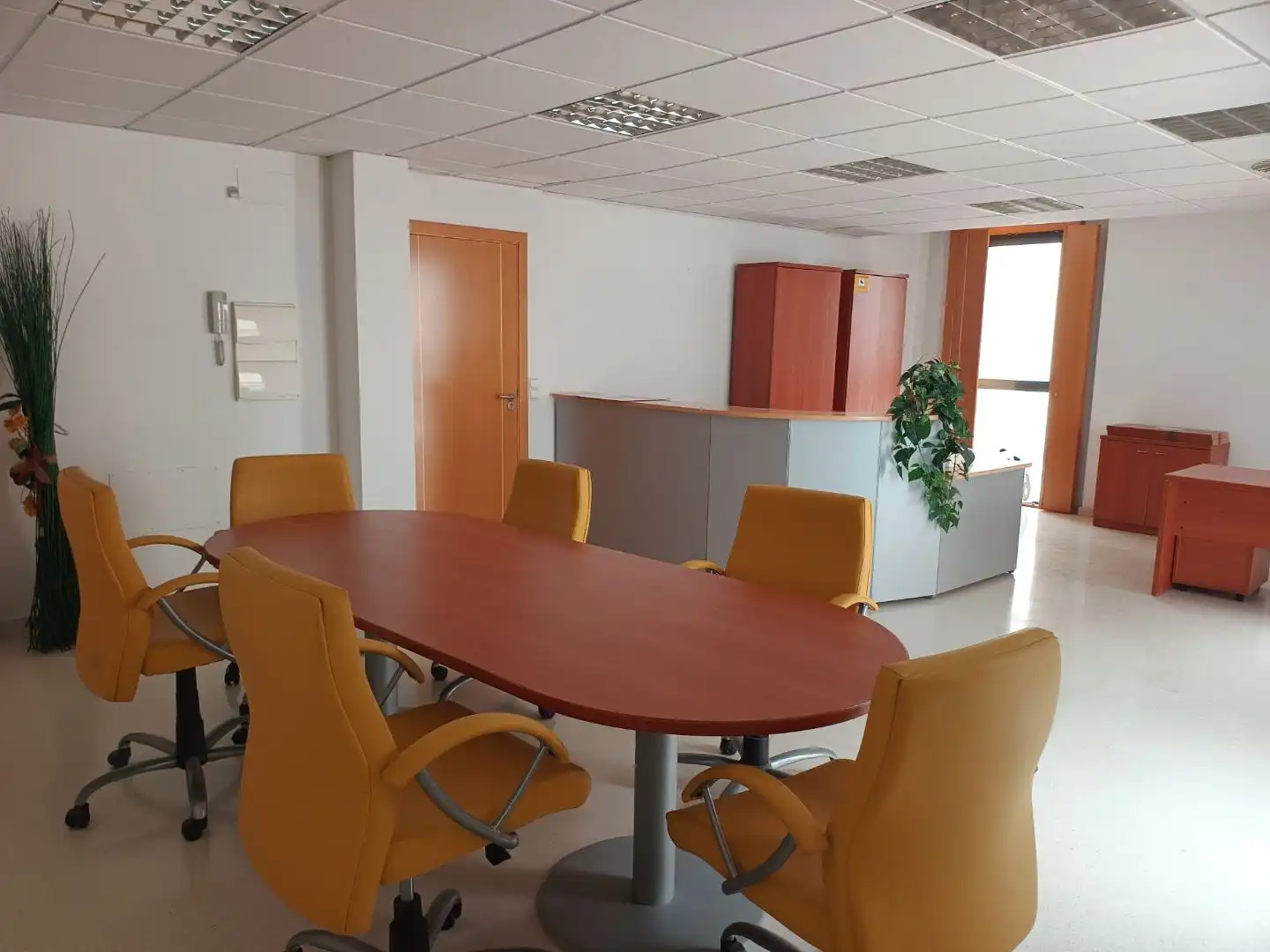 Office for rent in Alagón  with Air Conditioner, Heating and Furnished