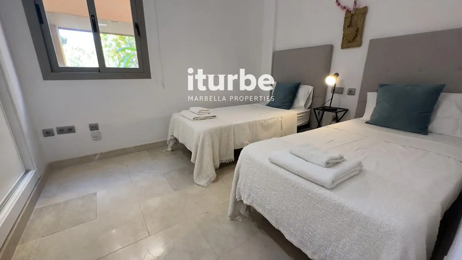 Bedroom of Flat for rent in Benahavís  with Air Conditioner, Terrace and Swimming Pool
