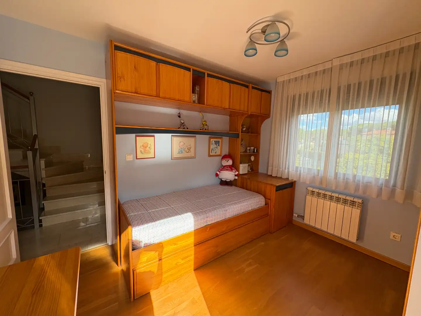 Habitación de Casa adosada en venta en Simancas con Aire acondicionado, Calefacción y Jardín privado