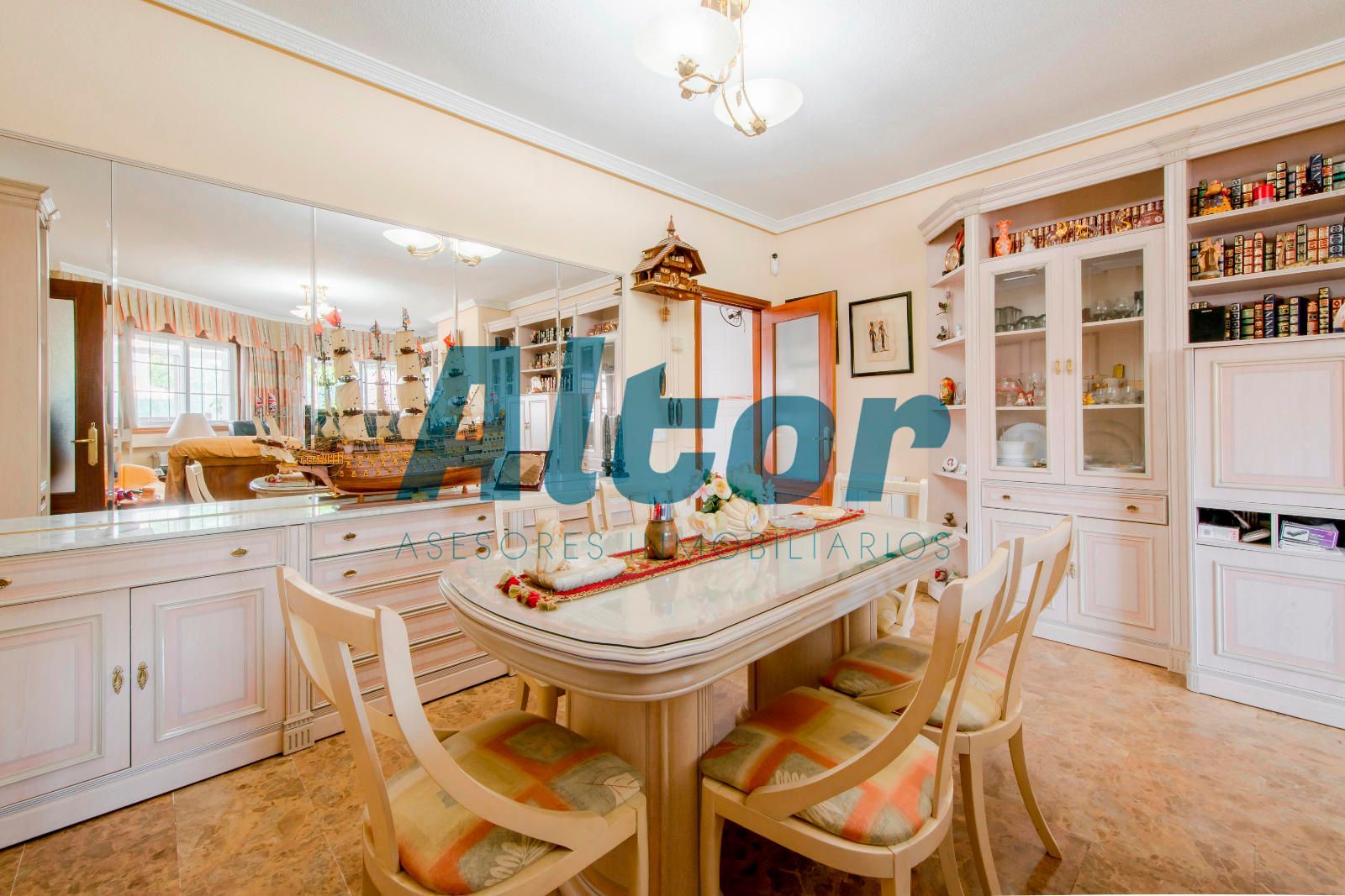 Casa adosada en venda a ALEMANIA, Peñas Albas - Zulema