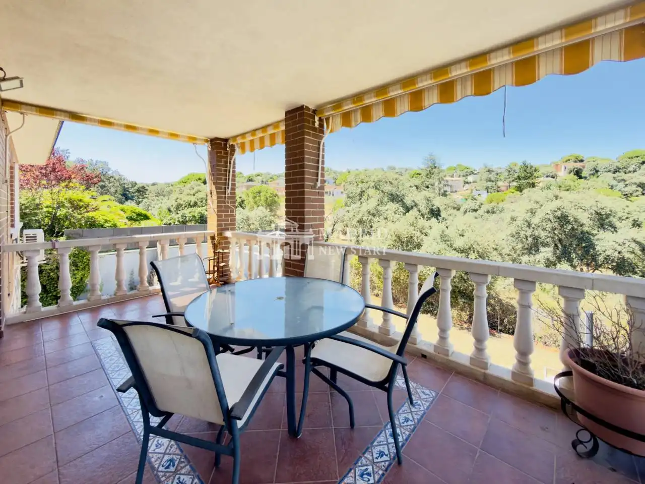 Terraza de Casa o chalet en venta en Villa del Prado con Aire acondicionado, Calefacción y Jardín privado