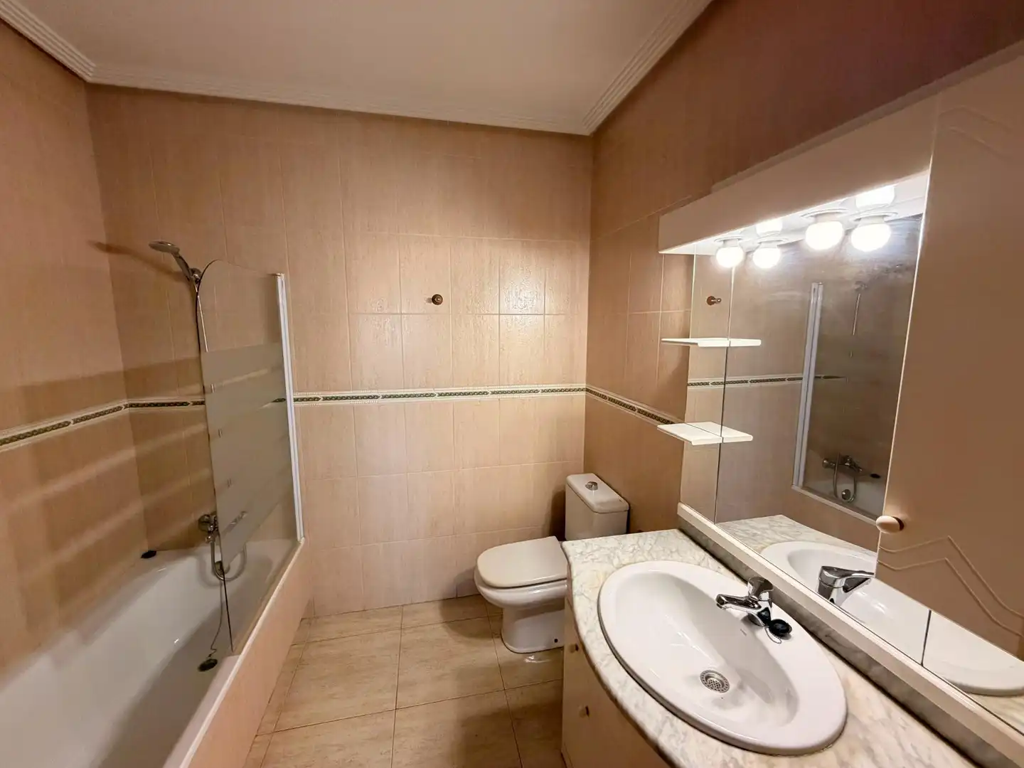 Bany de Planta baixa de lloguer en Murcia amb Aire condicionat, Jardí privat i Terrassa