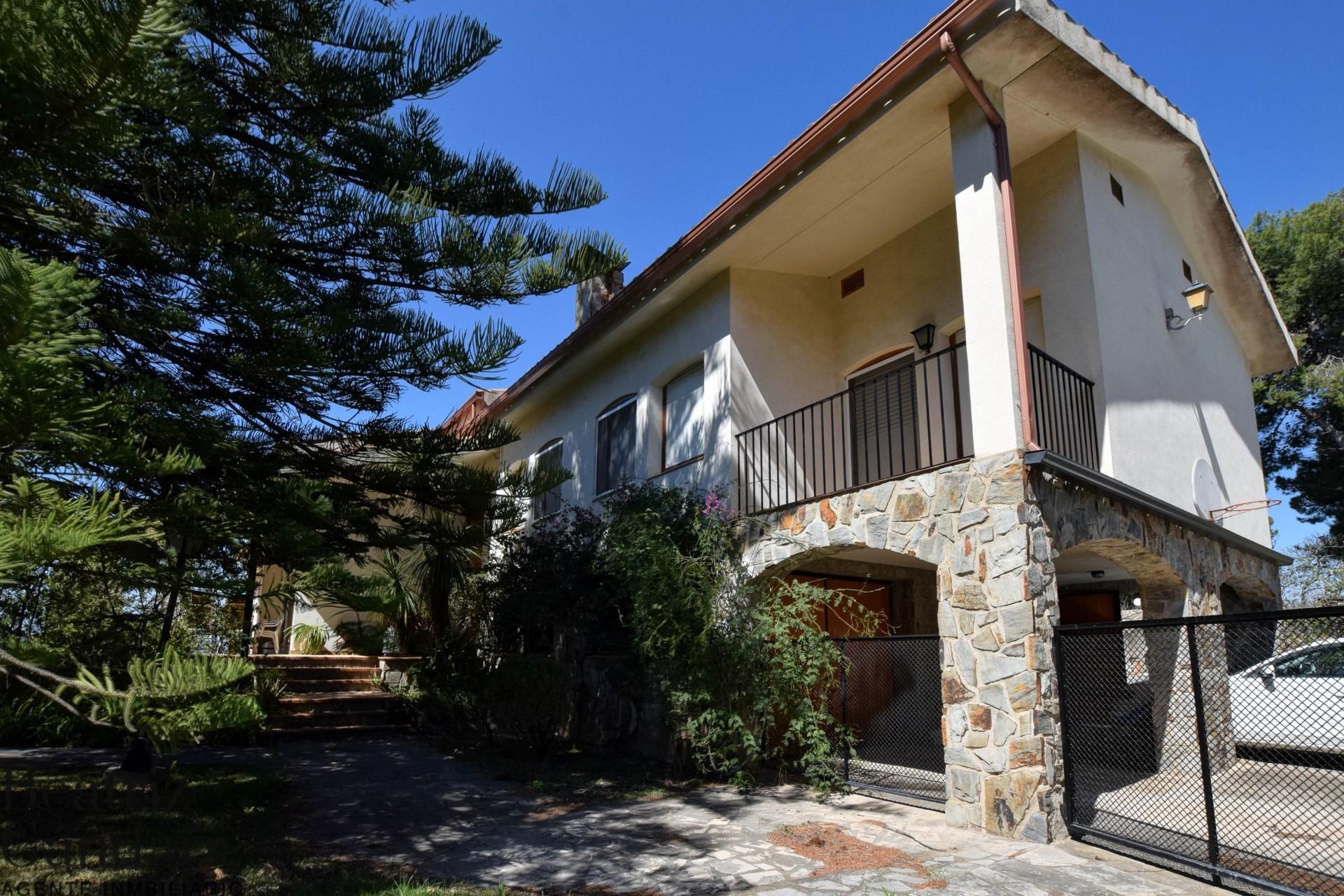 Vista exterior de Casa o xalet en venda en Tortosa amb Aire condicionat, Calefacció i Jardí privat