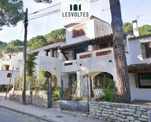 Exterior view of House or chalet for sale in Begur  with Terrace and Balcony