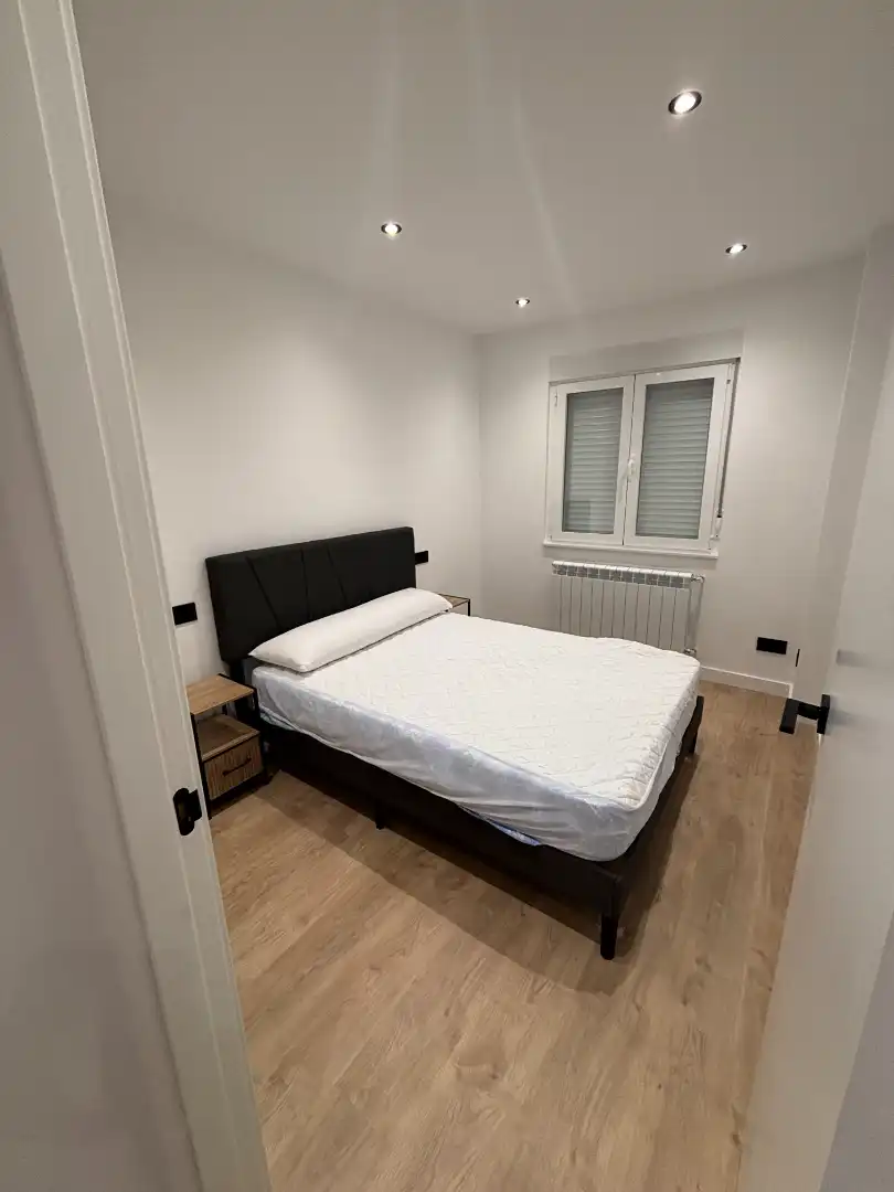 Schlafzimmer von Wohnung zur Miete in Salamanca mit Heizung, Möbliert und Ofen