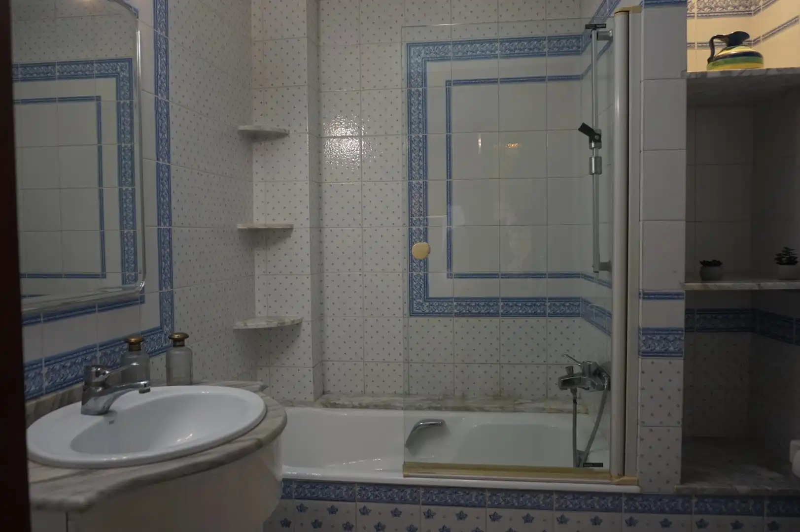 Baño de Piso en venta en Elche / Elx con Aire acondicionado, Trastero y Balcón