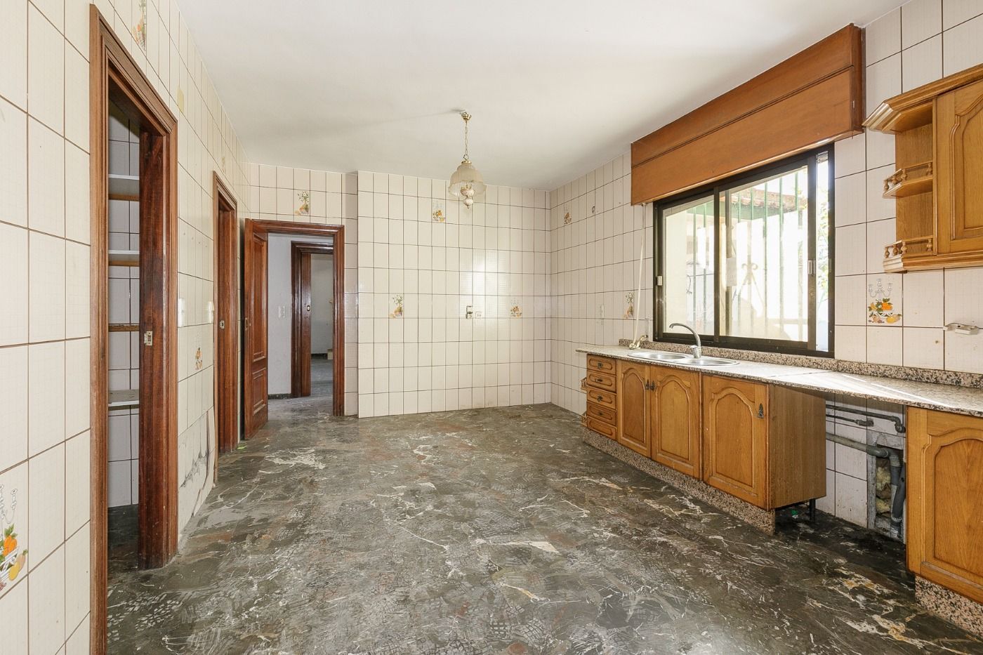 Küche von Country house zum verkauf in Las Gabias mit Privatgarten, Schwimmbad und Balkon