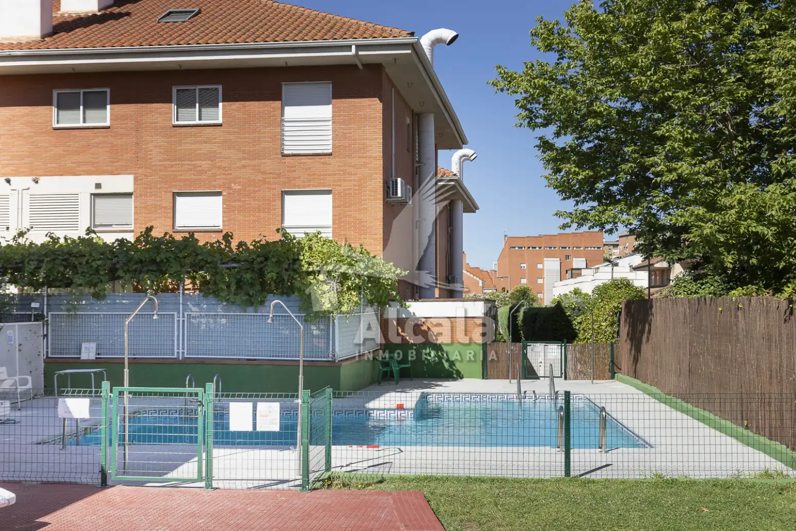 Piscina de Piso en venta en Alcalá de Henares con Calefacción, Parquet y Piscina