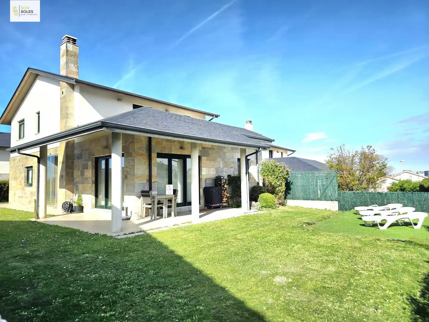 Vista exterior de Casa o chalet en venta en Santa Cruz de Bezana con Calefacción, Jardín privado y Terraza