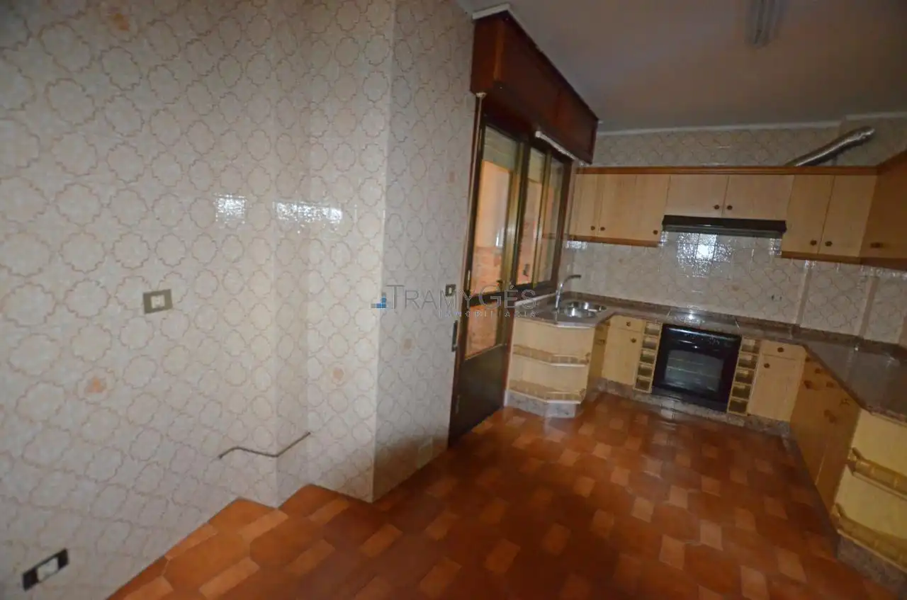 Cocina de Piso en venta en Tui con Calefacción, Parquet y Trastero