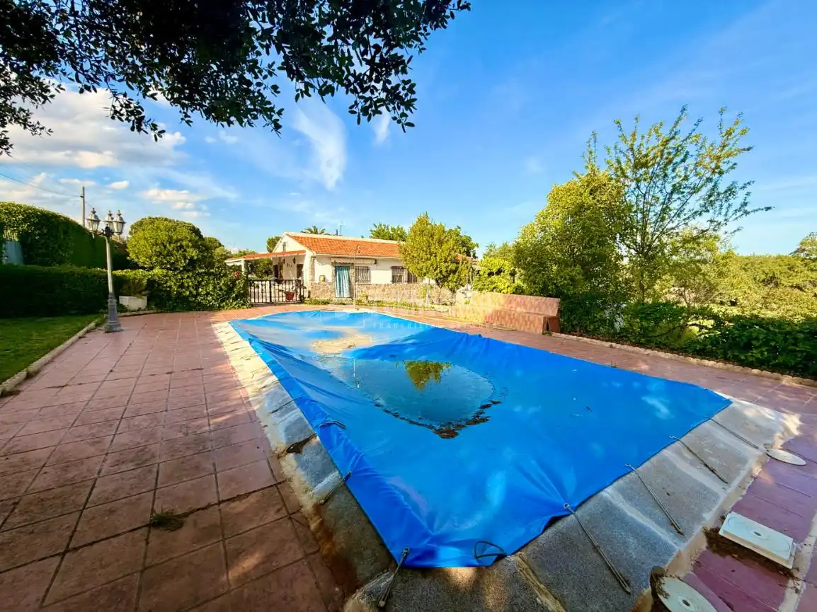 Piscina de Casa o chalet en venta en Serracines con Calefacción, Jardín privado y Terraza