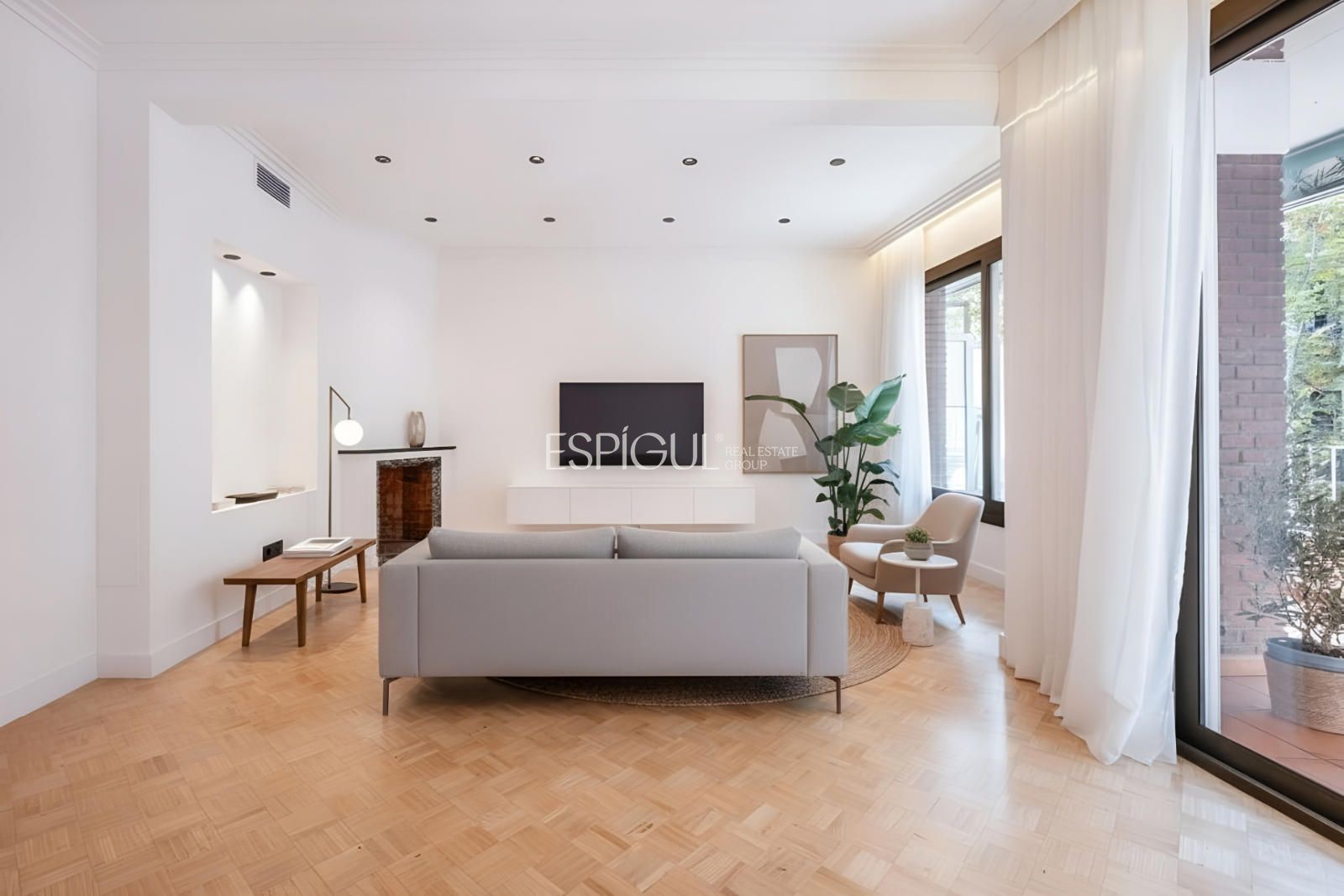 Living room of Flat for sale in  Barcelona Capital  with Air Conditioner, Heating and Parquet flooring