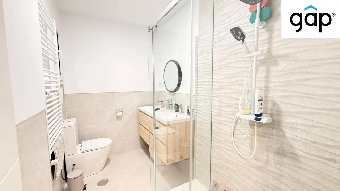 Bathroom of Flat for sale in Cuenca  with Heating, Terrace and Furnished