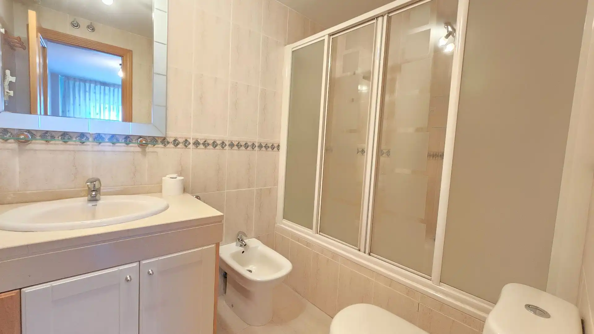 Baño de Piso en venta en Parla con Calefacción, Terraza y Trastero