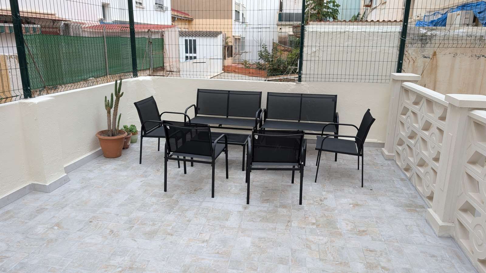Terrace of Apartment to share in  Valencia Capital  with Air Conditioner and Terrace