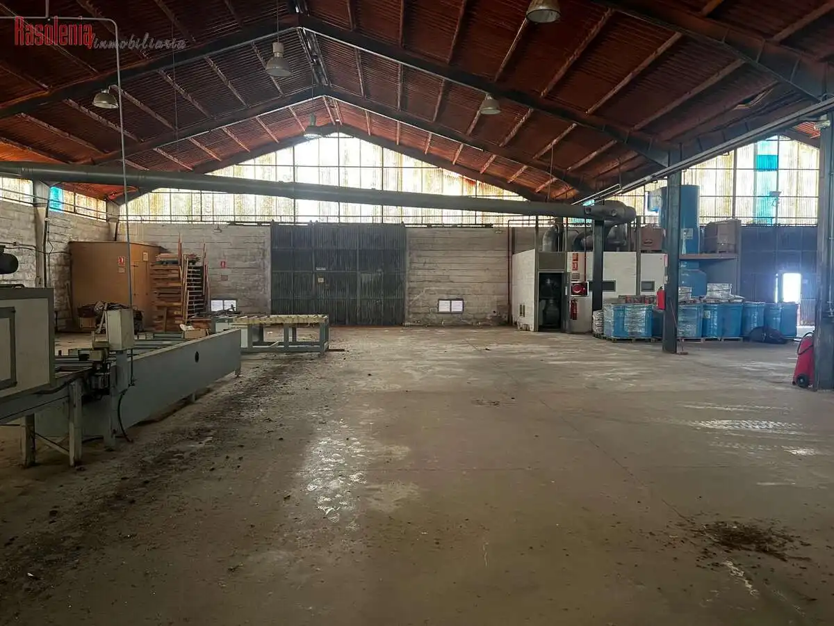 Nave industrial en venta en Cambre 