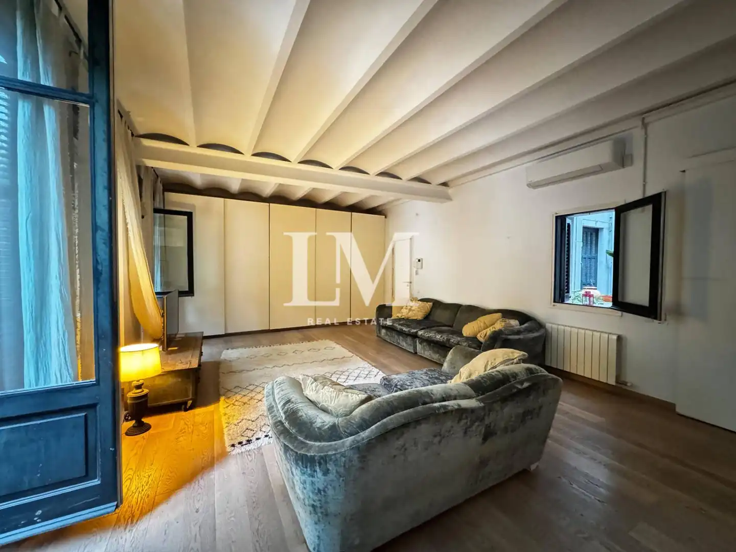 Living room of Apartments for rent in Ciutat Vella