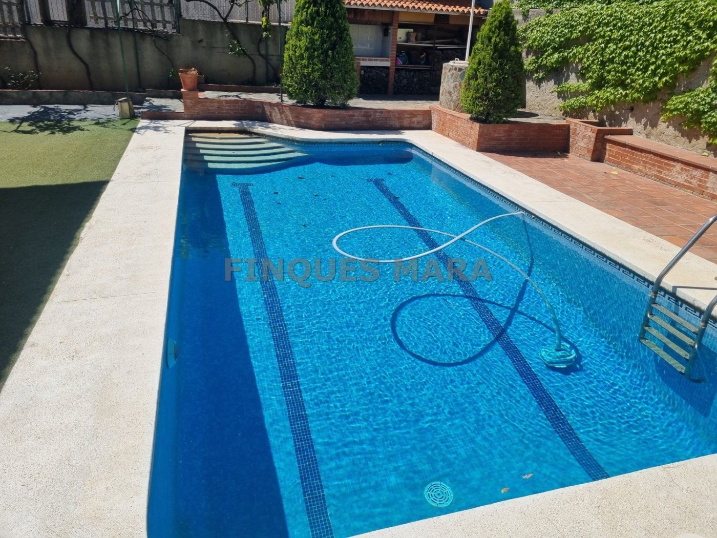 Swimming pool of House or chalet for sale in Sant Boi de Llobregat  with Air Conditioner, Heating and Private garden