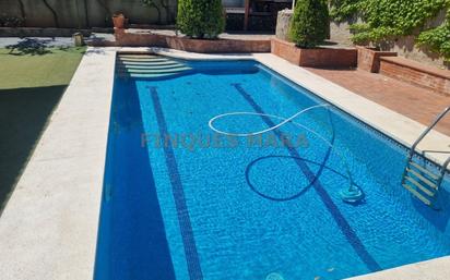 Piscina de Casa o xalet en venda en Sant Boi de Llobregat amb Aire condicionat, Terrassa i Piscina