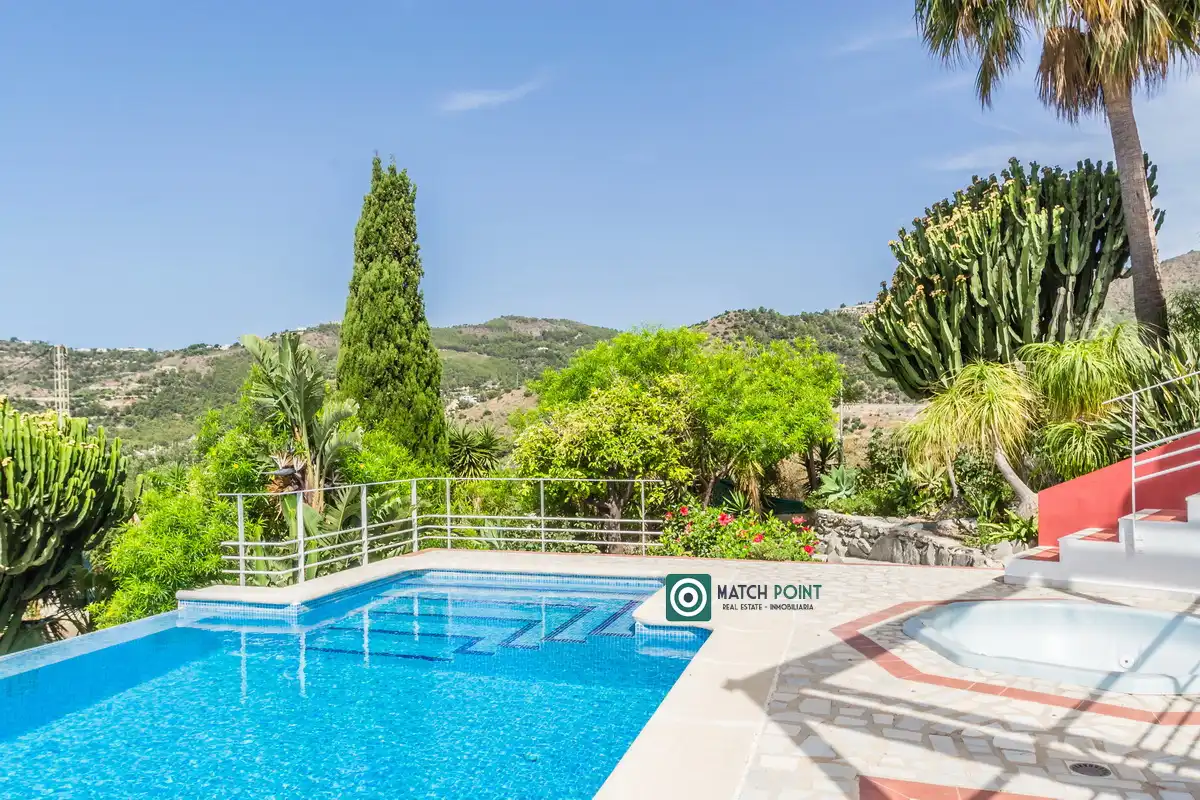 Piscina de Casa o xalet en venda en Almuñécar