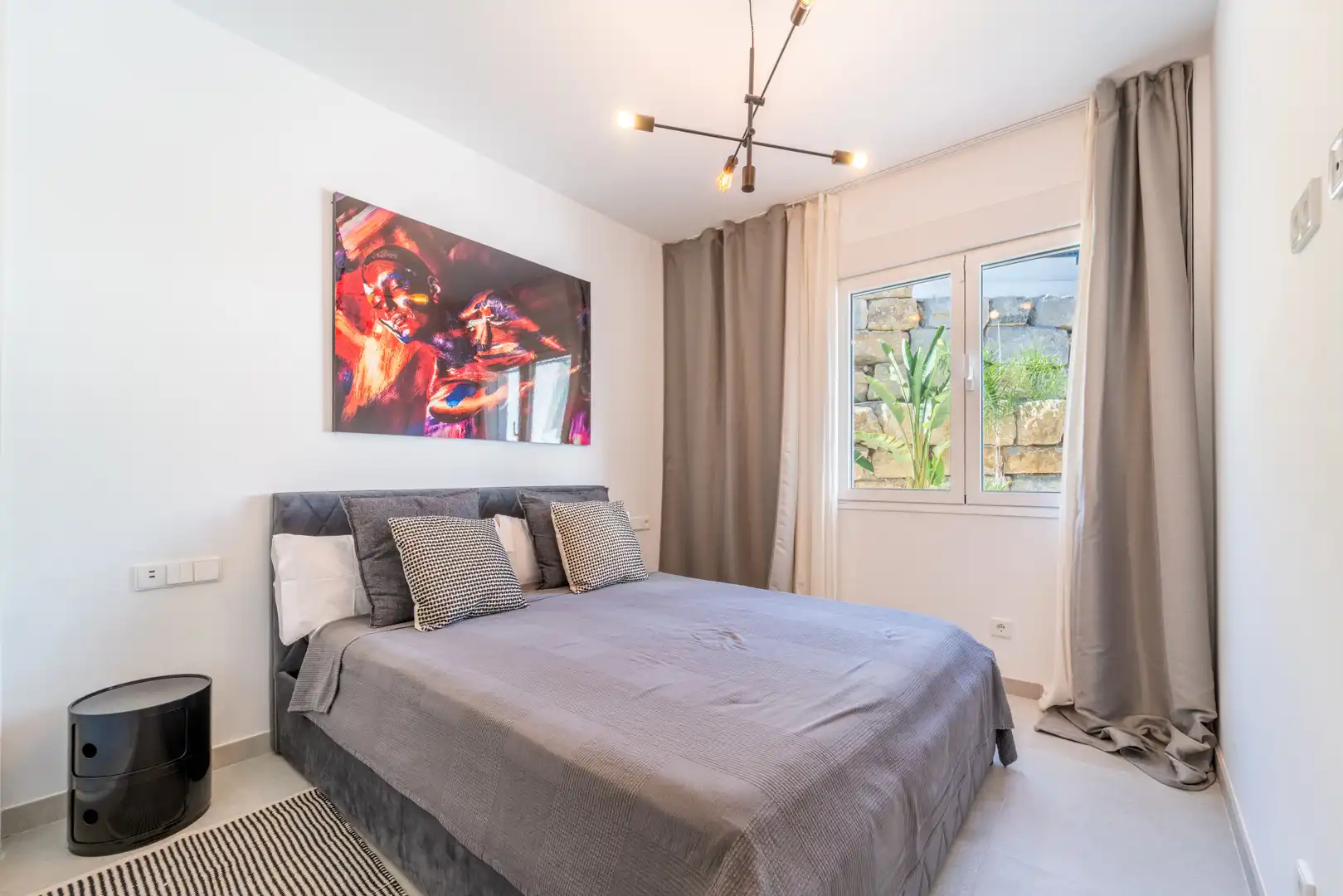 Schlafzimmer von Wohnungen zur Miete in Benalmádena mit Klimaanlage, Terrasse und Schwimmbad