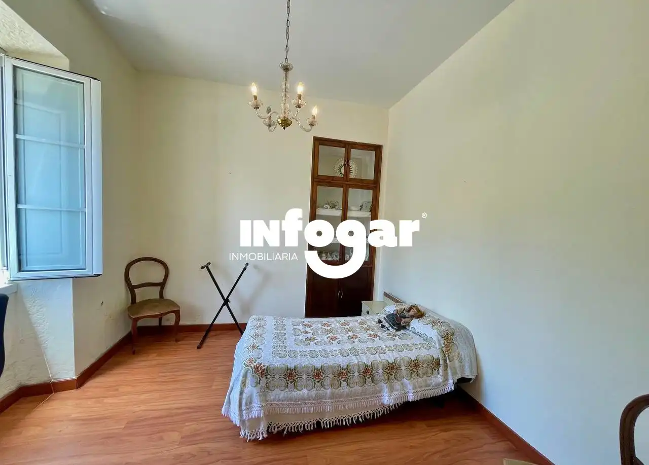 Dormitori de Casa o xalet en venda en O Rosal   amb Jardí privat, Parquet i Terrassa