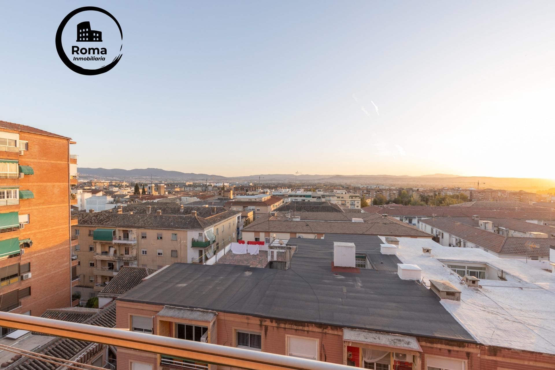 Exterior view of Flat for sale in  Granada Capital  with Terrace and Balcony