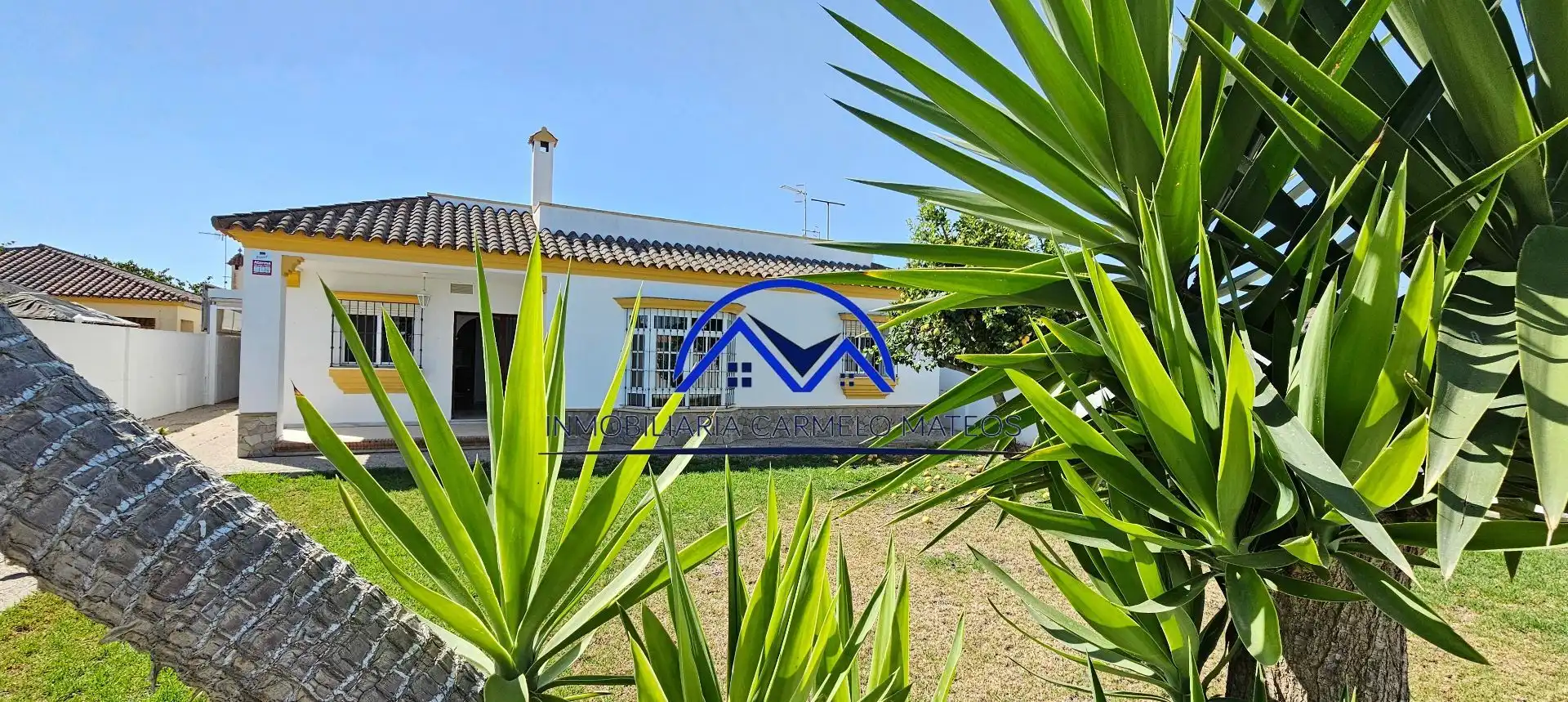 Vista exterior de Casa o chalet en venta en Sanlúcar de Barrameda con Aire acondicionado, Jardín privado y Trastero
