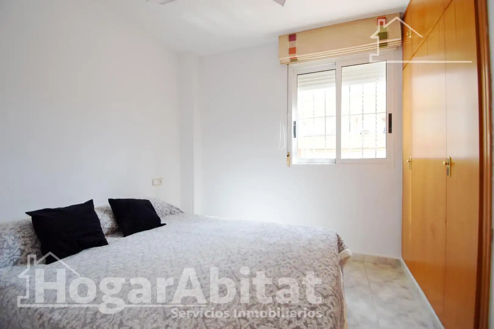 Schlafzimmer von Wohnung zum Verkauf in Piles mit Möbliert