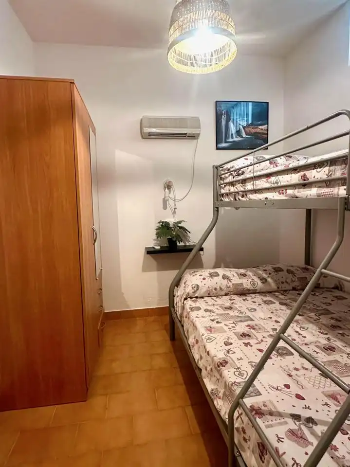 Habitación de Apartamento en venta en Almuñécar con Aire acondicionado, Amueblado y Balcón