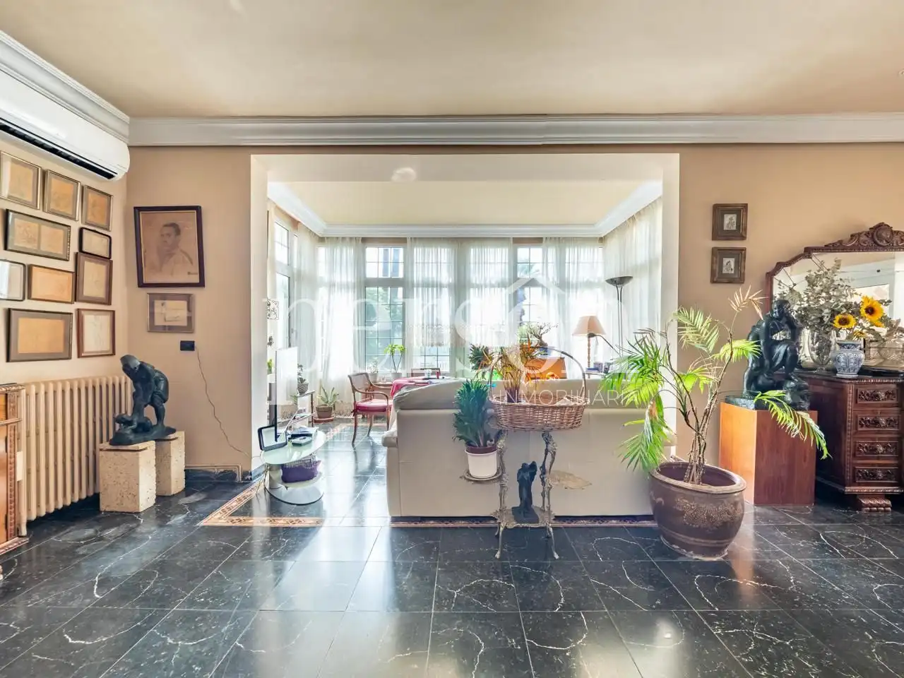 Sala d'estar de Casa o xalet en venda en Castellón de la Plana / Castelló de la Plana amb Aire condicionat, Calefacció i Jardí privat