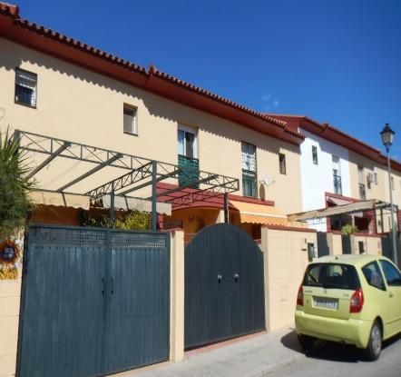 Vista exterior de Casa o chalet en venta en Mairena del Aljarafe