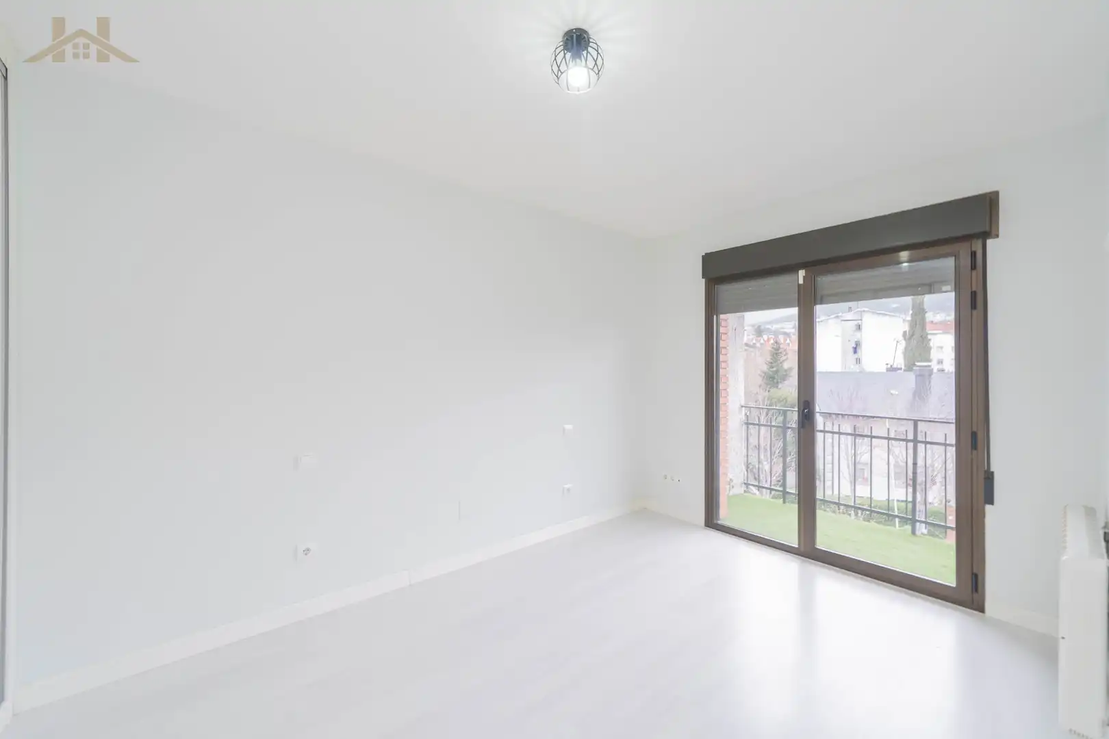 Habitación de Ático en venta en El Escorial con Calefacción, Parquet y Terraza