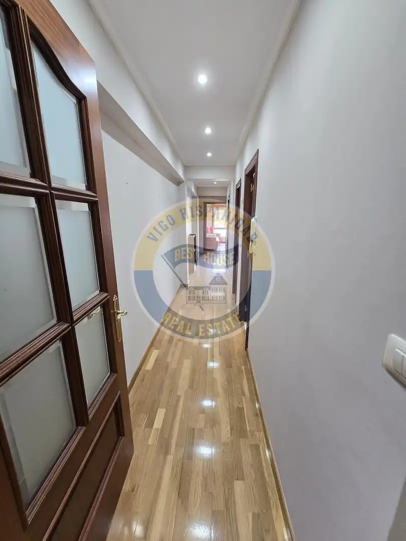 Piso de alquiler en Vigo  con Calefacción