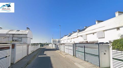 Foto 2 de Casa adosada en venta en Almensilla, Sevilla