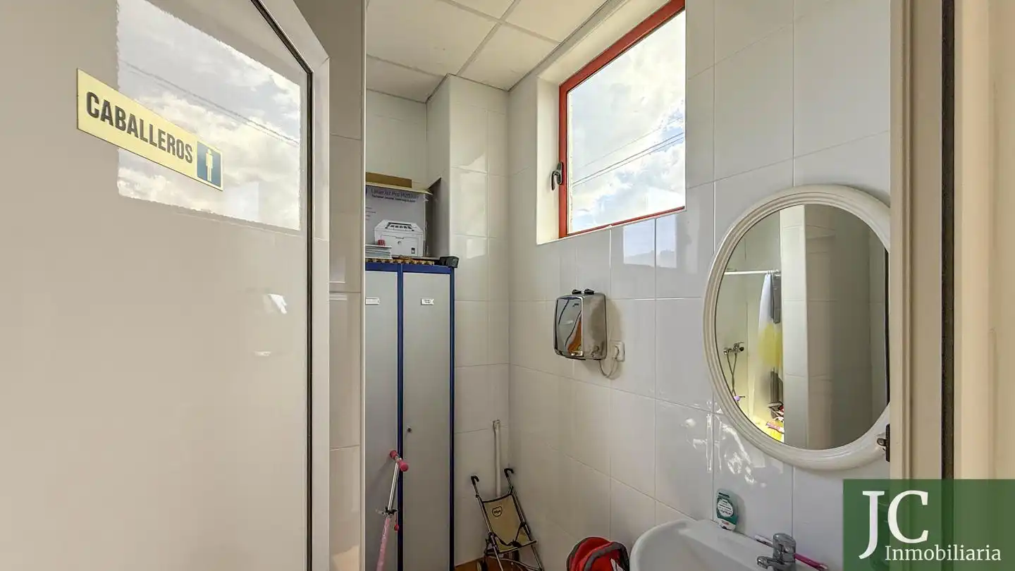 Baño de Nave industrial en venta en Guriezo