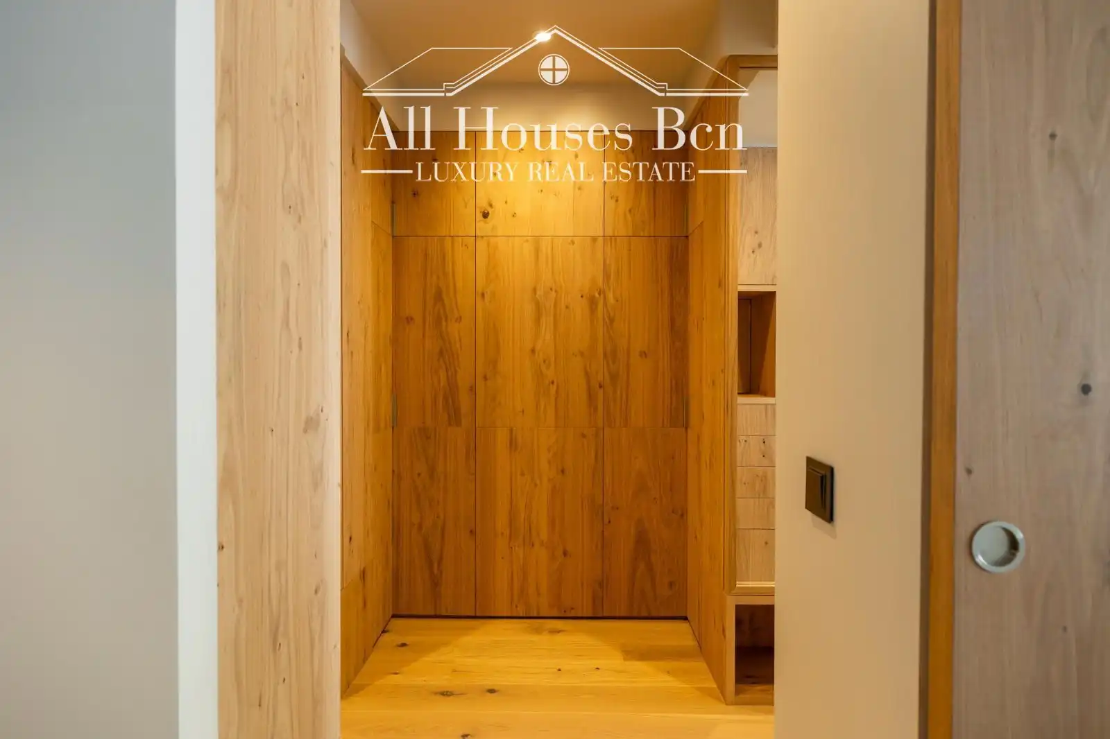 Flat for sale in Barcelona  with Air Conditioner, Heating and Parquet flooring