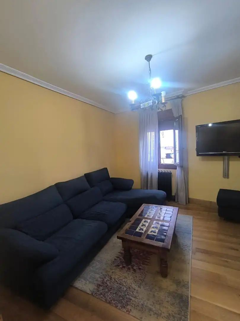 Sala de estar de Piso en venta en Portugalete con Calefacción, Trastero y Amueblado